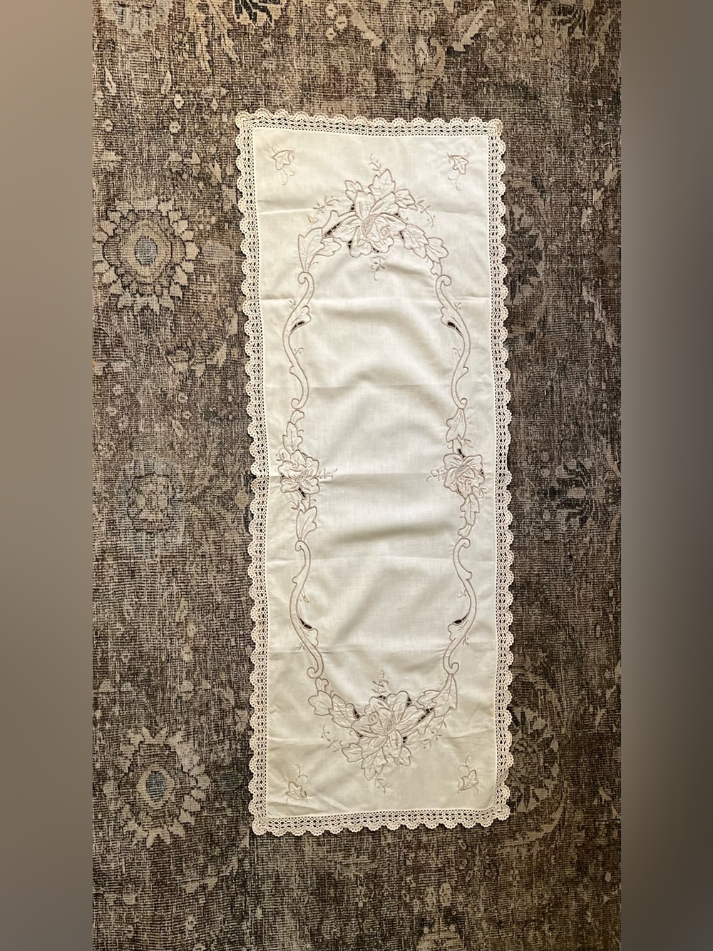 Vintage Embroidered Linen Table Runner — Cutwork Floral Lace Border, 15×41"